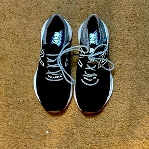 New Balance Roav Sneakers
